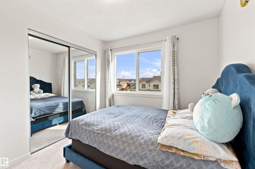 1172 Aster Boulevard Nw Nw, Edmonton, AB - Indoor Photo Showing Bedroom