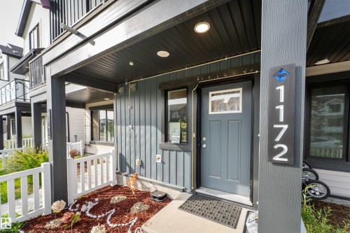 1172 Aster Boulevard Nw Nw, Edmonton, AB - Outdoor With Exterior