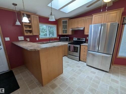 9 West View Boulevard Northwest, Edmonton, AB - Indoor Photo Showing Kitchen