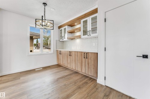 6404 88 Avenue Nw, Edmonton, AB - Indoor Photo Showing Other Room