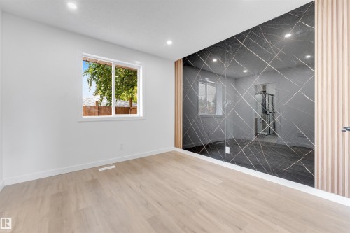 6404 88 Avenue Nw, Edmonton, AB - Indoor Photo Showing Other Room
