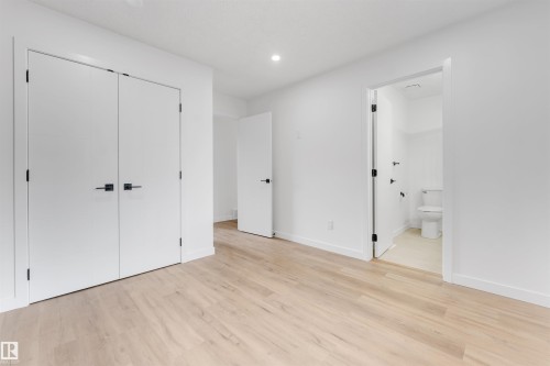 6404 88 Avenue Nw, Edmonton, AB - Indoor Photo Showing Other Room