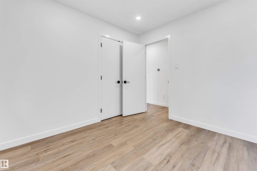 6404 88 Avenue Nw, Edmonton, AB - Indoor Photo Showing Other Room