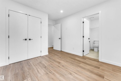 6404 88 Avenue Nw, Edmonton, AB - Indoor Photo Showing Other Room