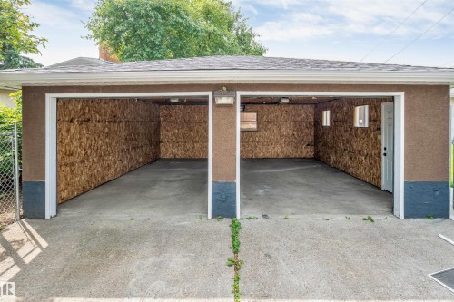 6404 88 Avenue Nw, Edmonton, AB - Outdoor