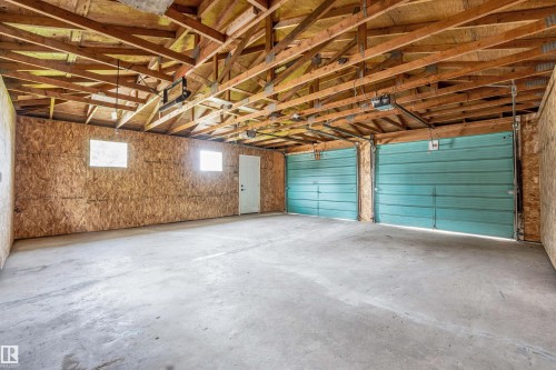 6404 88 Avenue Nw, Edmonton, AB - Indoor