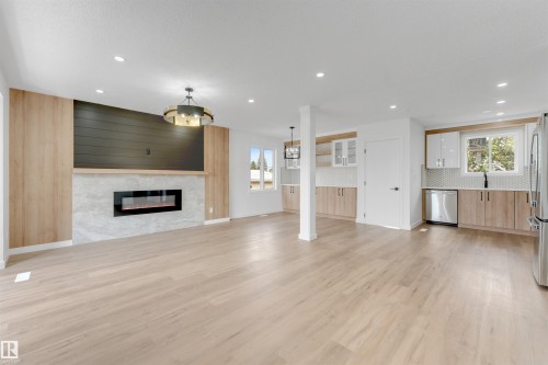 6404 88 Avenue Nw, Edmonton, AB - Indoor Photo Showing Living Room With Fireplace