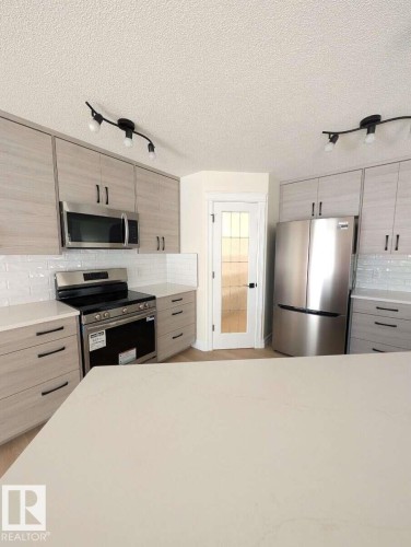 1236 Westerra Crescent, Stony Plain, AB - Indoor Photo Showing Kitchen