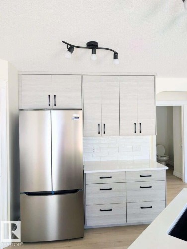 1236 Westerra Crescent, Stony Plain, AB - Indoor Photo Showing Kitchen