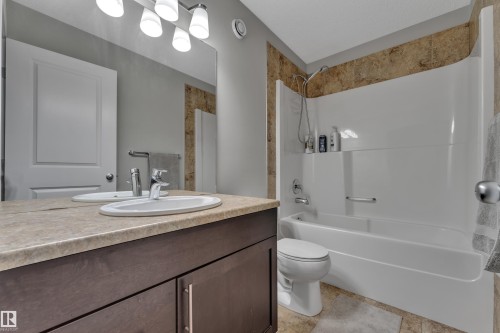 3433 Goodridge Link Link Nw, Edmonton, AB - Indoor Photo Showing Bathroom