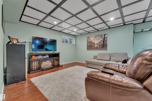 3433 Goodridge Link Link Nw, Edmonton, AB - Indoor Photo Showing Living Room