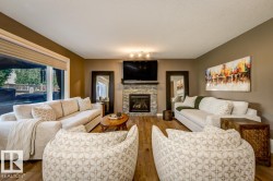 854 CHAHLEY Way NW  Edmonton, AB T6M 0C7