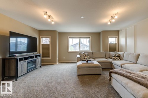 854 Chahley Way Nw, Edmonton, AB - Indoor Photo Showing Living Room