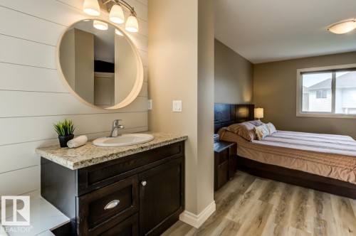 854 Chahley Way Nw, Edmonton, AB - Indoor Photo Showing Other Room