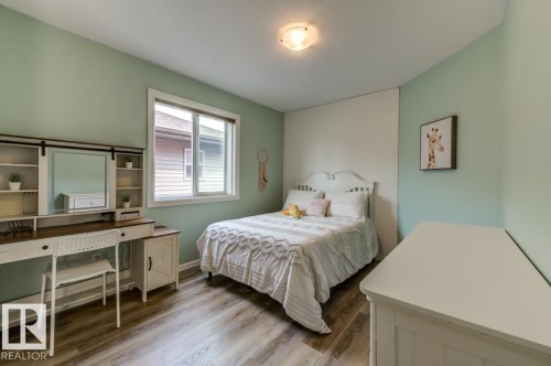 854 Chahley Way Nw, Edmonton, AB - Indoor Photo Showing Bedroom