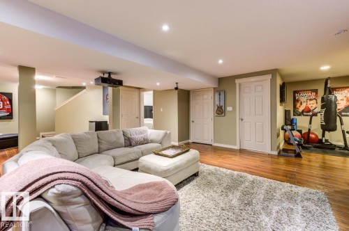 854 Chahley Way Nw, Edmonton, AB - Indoor Photo Showing Living Room