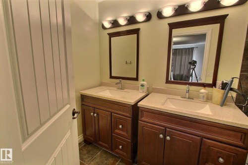 10 Birchmont Crescent, Leduc, AB - Indoor Photo Showing Bathroom
