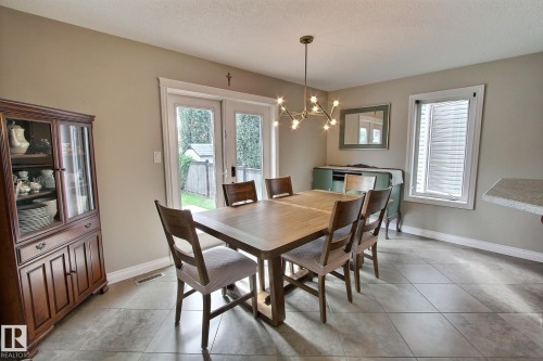 10 Birchmont Crescent, Leduc, AB - Indoor Photo Showing Dining Room
