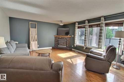 10 Birchmont Crescent, Leduc, AB - Indoor Photo Showing Living Room