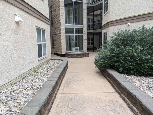 #347 4827 104A St Nw, Edmonton, AB - Outdoor