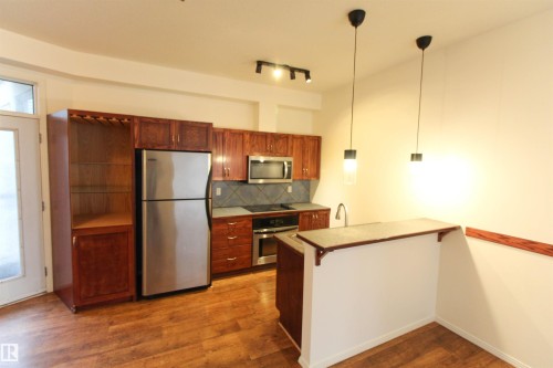 #347 4827 104A St Nw, Edmonton, AB - Indoor Photo Showing Kitchen