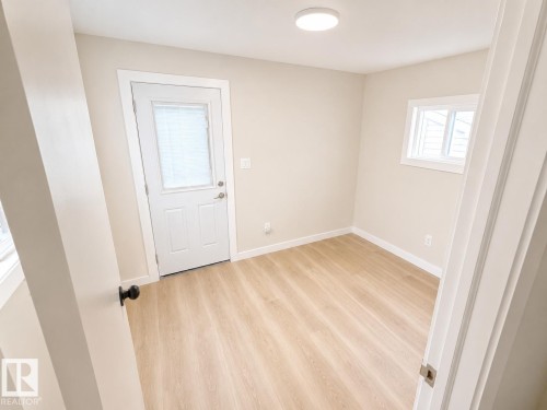 20 West View Bv Northwest, Edmonton, AB - Indoor Photo Showing Other Room