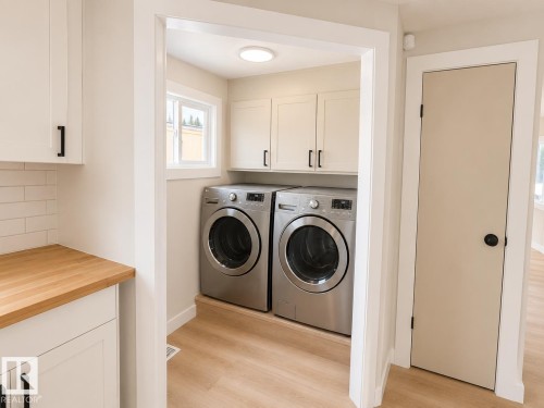20 West View Bv Northwest, Edmonton, AB - Indoor Photo Showing Laundry Room