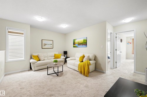 2422 Cassidy Way Sw, Edmonton, AB - Indoor Photo Showing Living Room