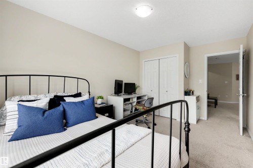 2422 Cassidy Way Sw, Edmonton, AB - Indoor Photo Showing Bedroom
