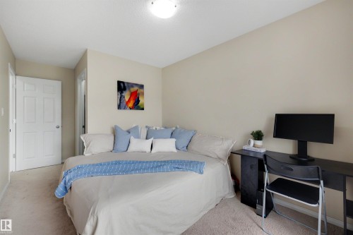 2422 Cassidy Way Sw, Edmonton, AB - Indoor Photo Showing Bedroom