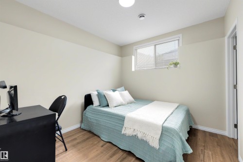 2422 Cassidy Way Sw, Edmonton, AB - Indoor Photo Showing Bedroom