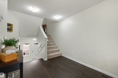 2422 Cassidy Way Sw, Edmonton, AB - Indoor Photo Showing Other Room