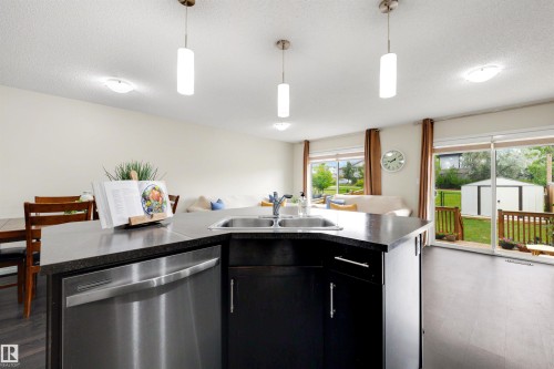 2422 Cassidy Way Sw, Edmonton, AB - Indoor Photo Showing Kitchen With Double Sink