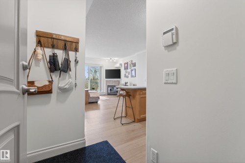 #303 8631 108 St Nw, Edmonton, AB - Indoor