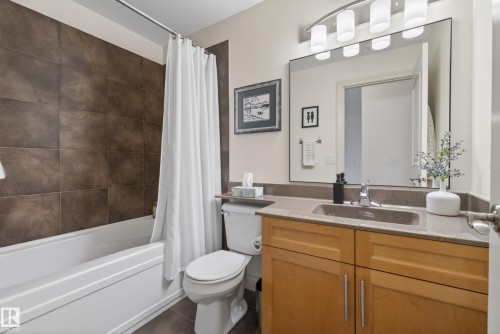 #303 8631 108 St Nw, Edmonton, AB - Indoor Photo Showing Bathroom