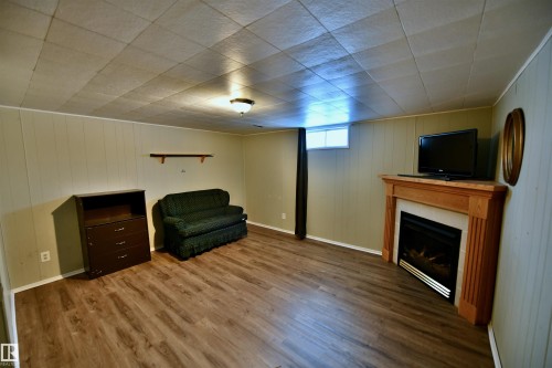 4809 52 Street, Glendon, AB - Indoor With Fireplace