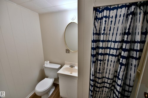 4809 52 Street, Glendon, AB - Indoor Photo Showing Bathroom