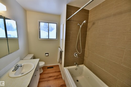 4809 52 Street, Glendon, AB - Indoor Photo Showing Bathroom