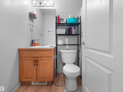 #9 16933 115 St Nw, Edmonton, AB - Indoor Photo Showing Bathroom
