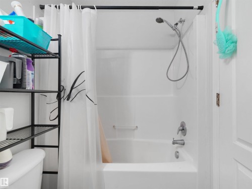 #9 16933 115 St Nw, Edmonton, AB - Indoor Photo Showing Bathroom