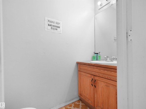 #9 16933 115 St Nw, Edmonton, AB - Indoor Photo Showing Bathroom