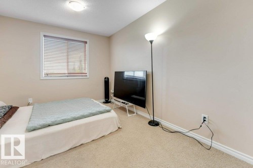 3514 16 Street Nw, Edmonton, AB - Indoor Photo Showing Bedroom