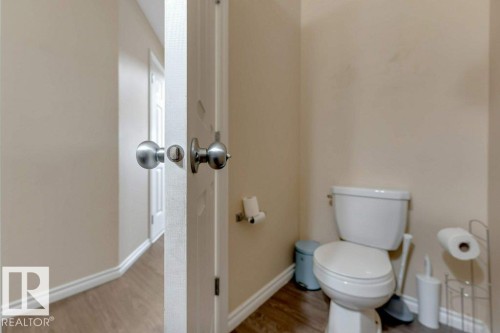 3514 16 Street Nw, Edmonton, AB - Indoor Photo Showing Bathroom