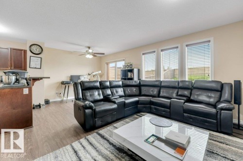 3514 16 Street Nw, Edmonton, AB - Indoor Photo Showing Living Room
