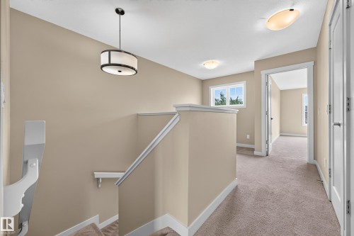 2730 Sparrow Place Nw, Edmonton, AB - Indoor Photo Showing Other Room