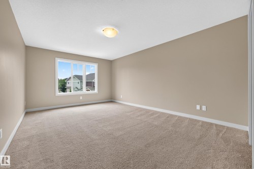 2730 Sparrow Place Nw, Edmonton, AB - Indoor Photo Showing Other Room