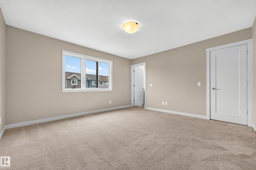 2730 Sparrow Place Nw, Edmonton, AB - Indoor Photo Showing Other Room
