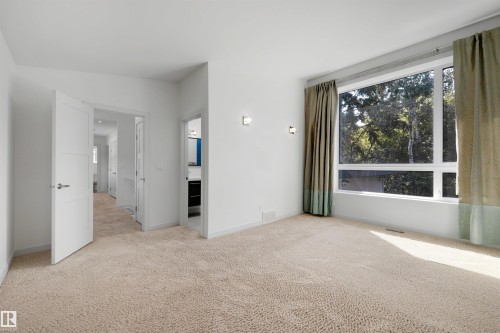 9342 83 Avenue Nw, Edmonton, AB - Indoor Photo Showing Other Room