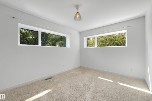 9342 83 Avenue Nw, Edmonton, AB - Indoor Photo Showing Other Room