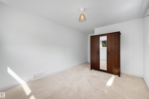 9342 83 Avenue Nw, Edmonton, AB - Indoor Photo Showing Other Room